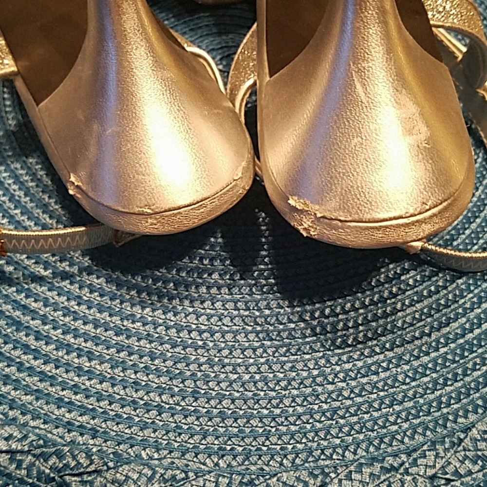 Short heels - Picture 3 of 3